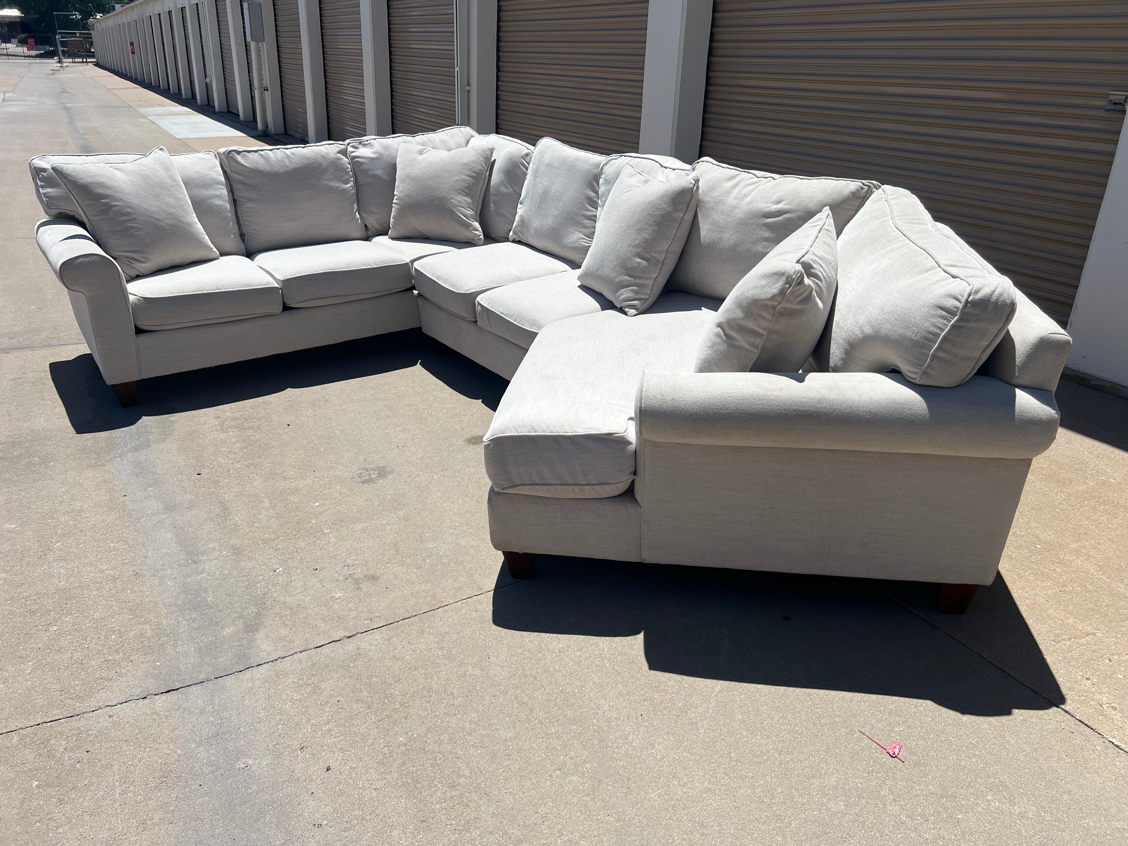 Large Havertys White Sectional with Cuddler