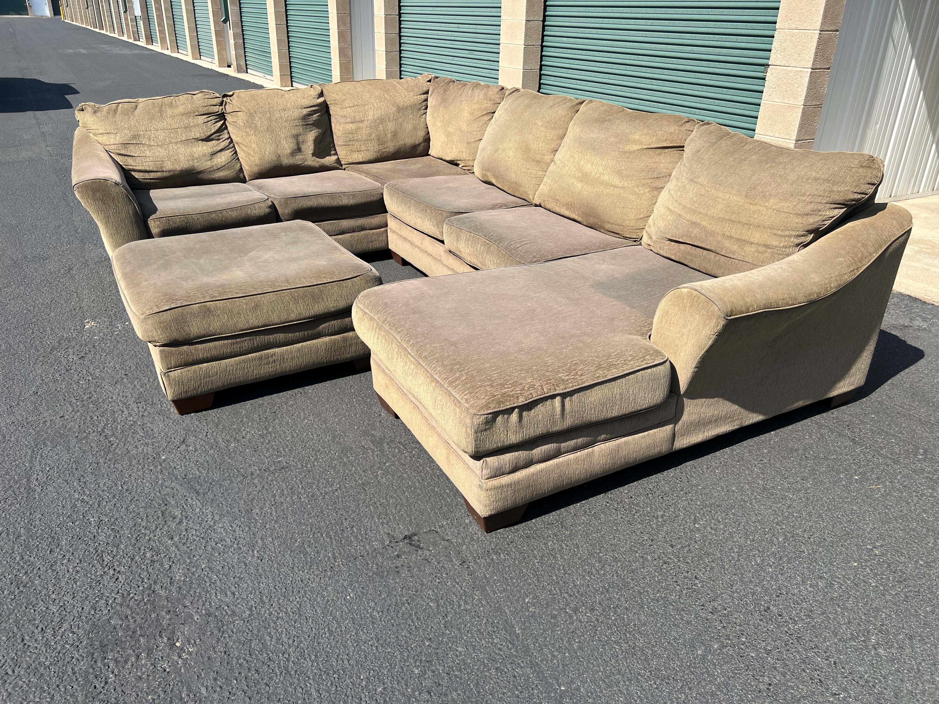 Large Comfy U-Shaped Brown Sectional with Ottoman