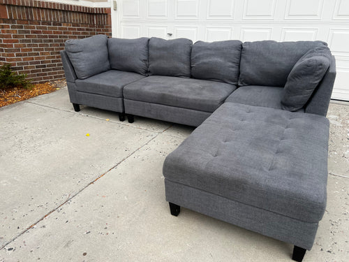 Grey 4-piece modular sectional with tufted ottoman, photo 2