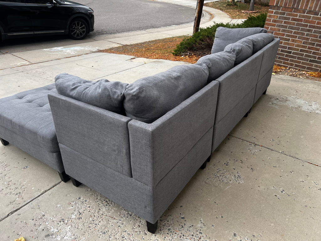 Grey 4-piece modular sectional with tufted ottoman, photo 4