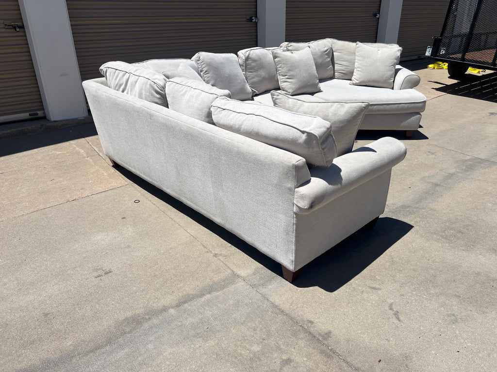 Large Havertys White Sectional with Cuddler