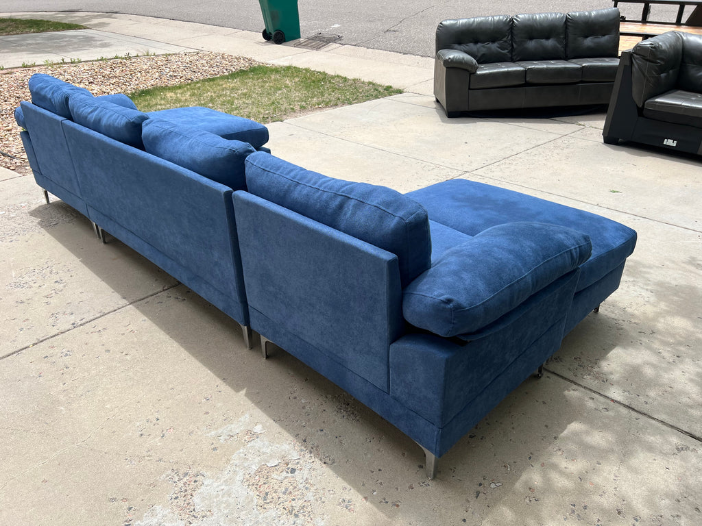 Modern U-Shaped Blue Sectional
