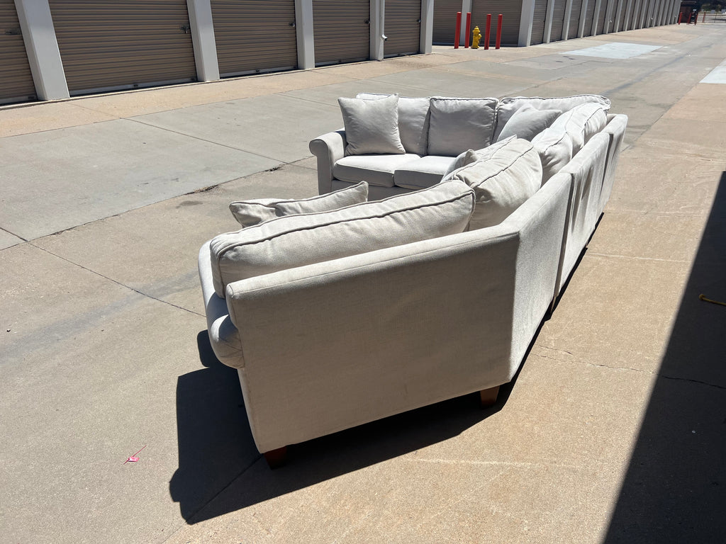 Large Havertys White Sectional with Cuddler