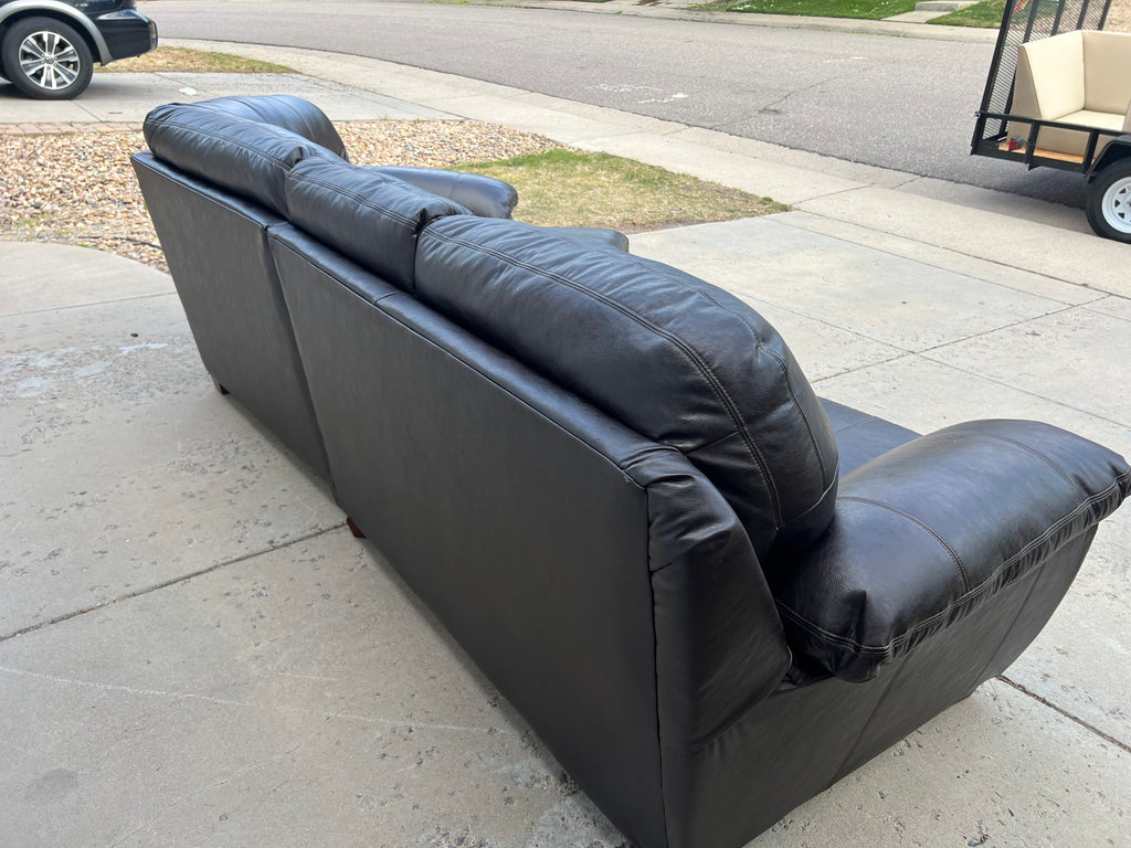 Leather Sectional with Large Lounger