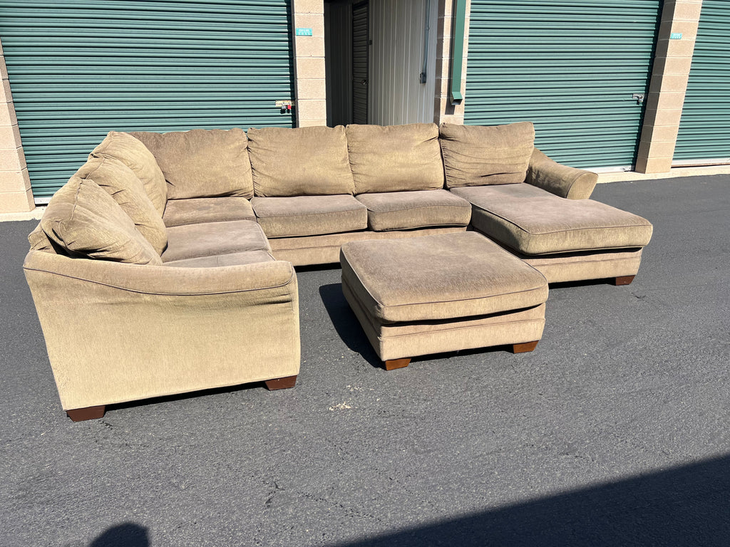 Large Comfy U-Shaped Brown Sectional with Ottoman