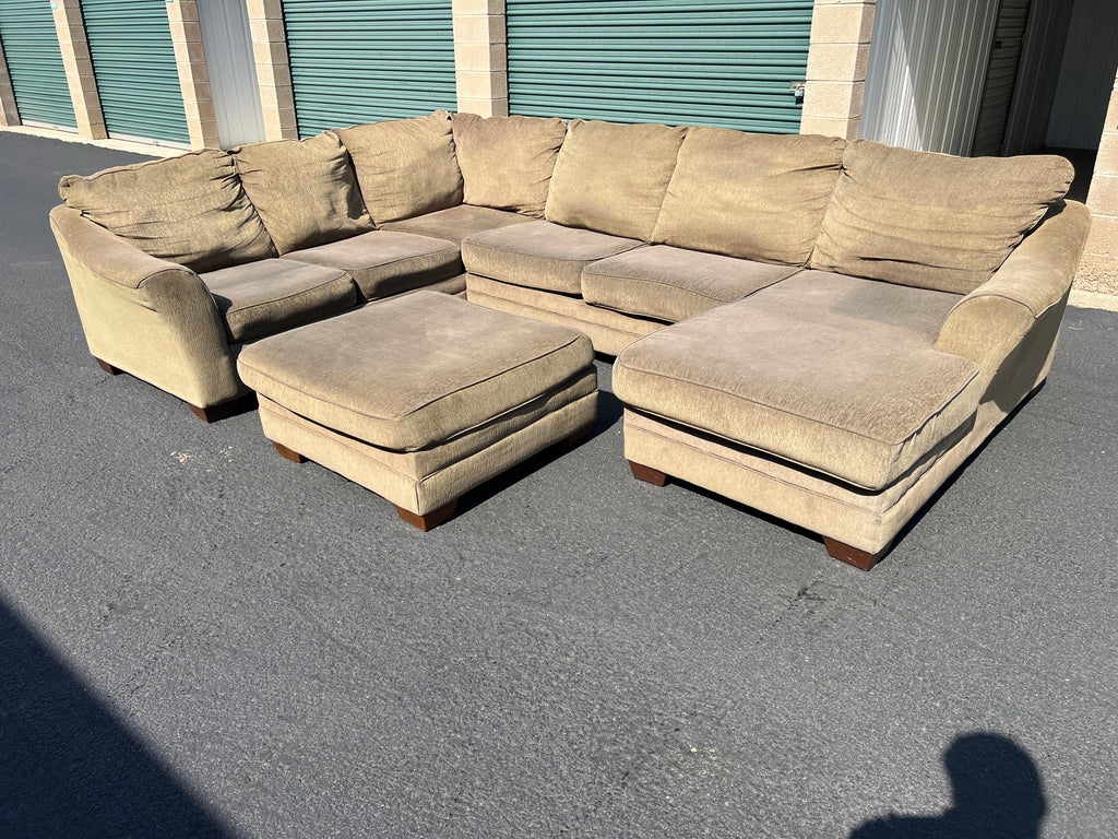 Large Comfy U-Shaped Brown Sectional with Ottoman