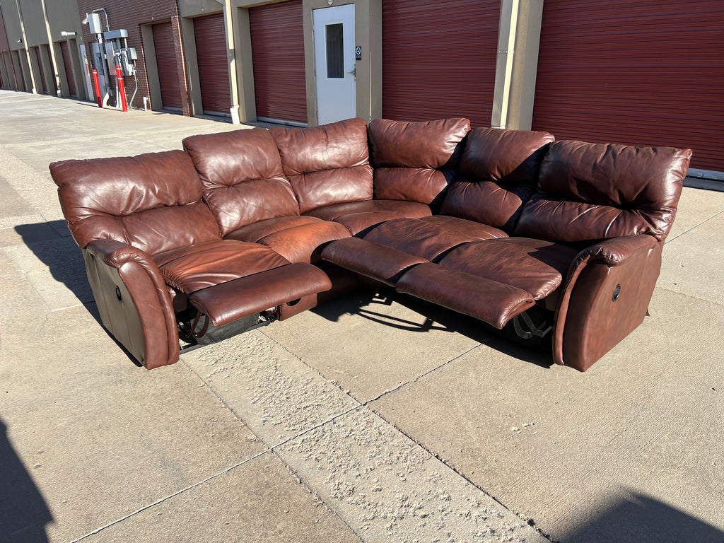 Woodleys La-Z-Boy Leather Comfy Reclining Sectional