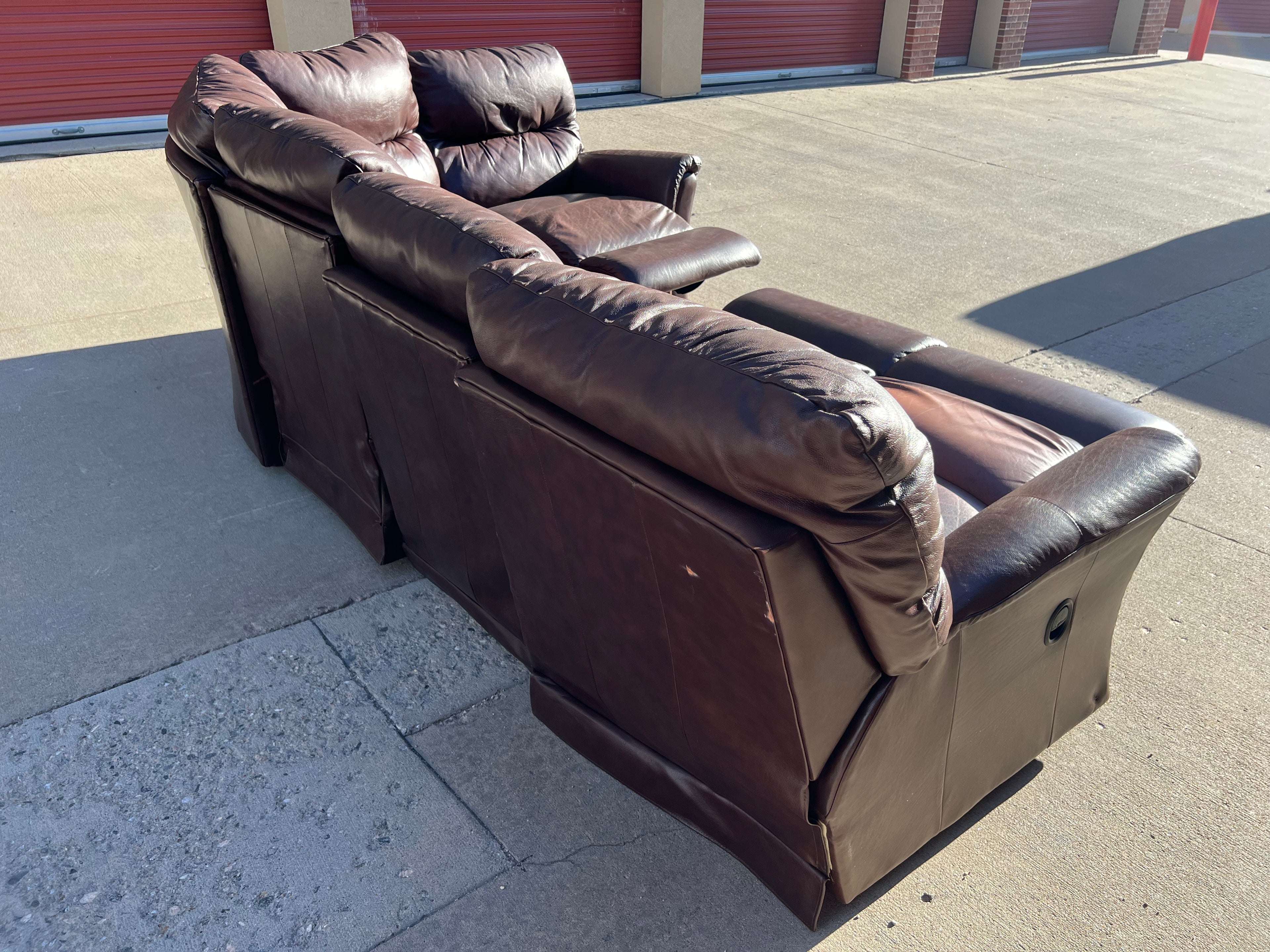 Woodleys La-Z-Boy Leather Comfy Reclining Sectional
