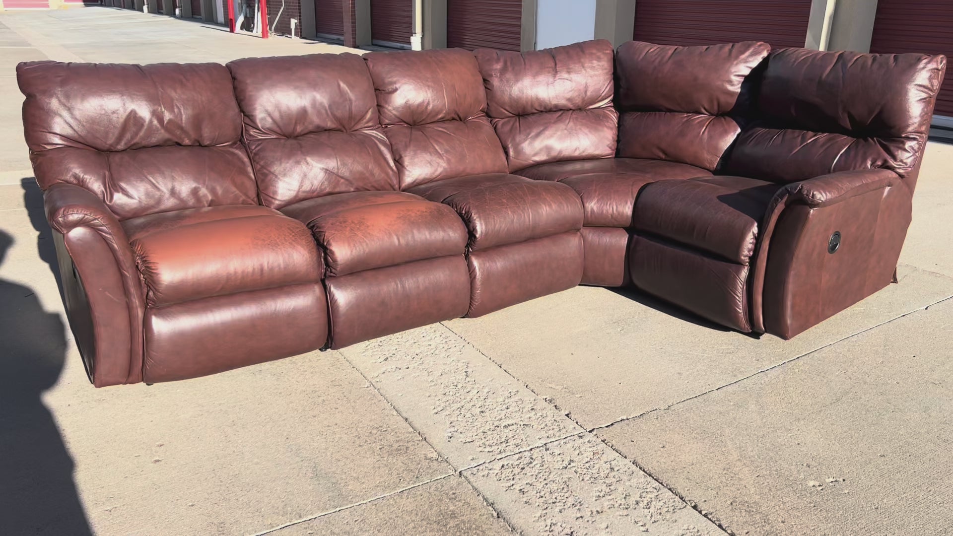 Woodleys La-Z-Boy Leather Comfy Reclining Sectional