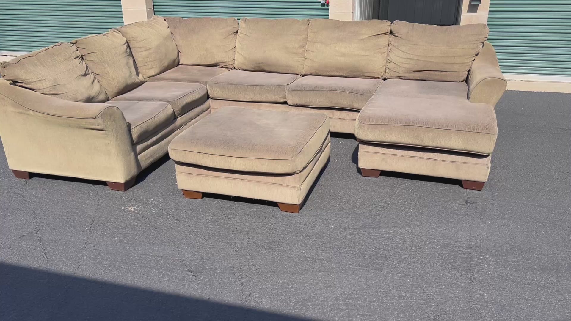 Large Comfy U-Shaped Brown Sectional with Ottoman